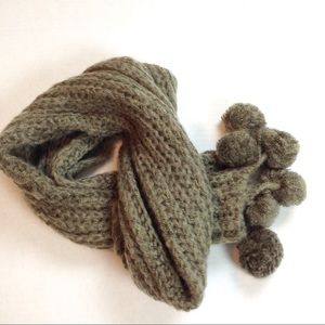 2 Chic Brand Chunky Scarf Soft Acrylic